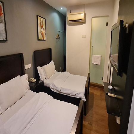 Hotel O Crossroads Hotel Kuala Lumpur Exterior photo