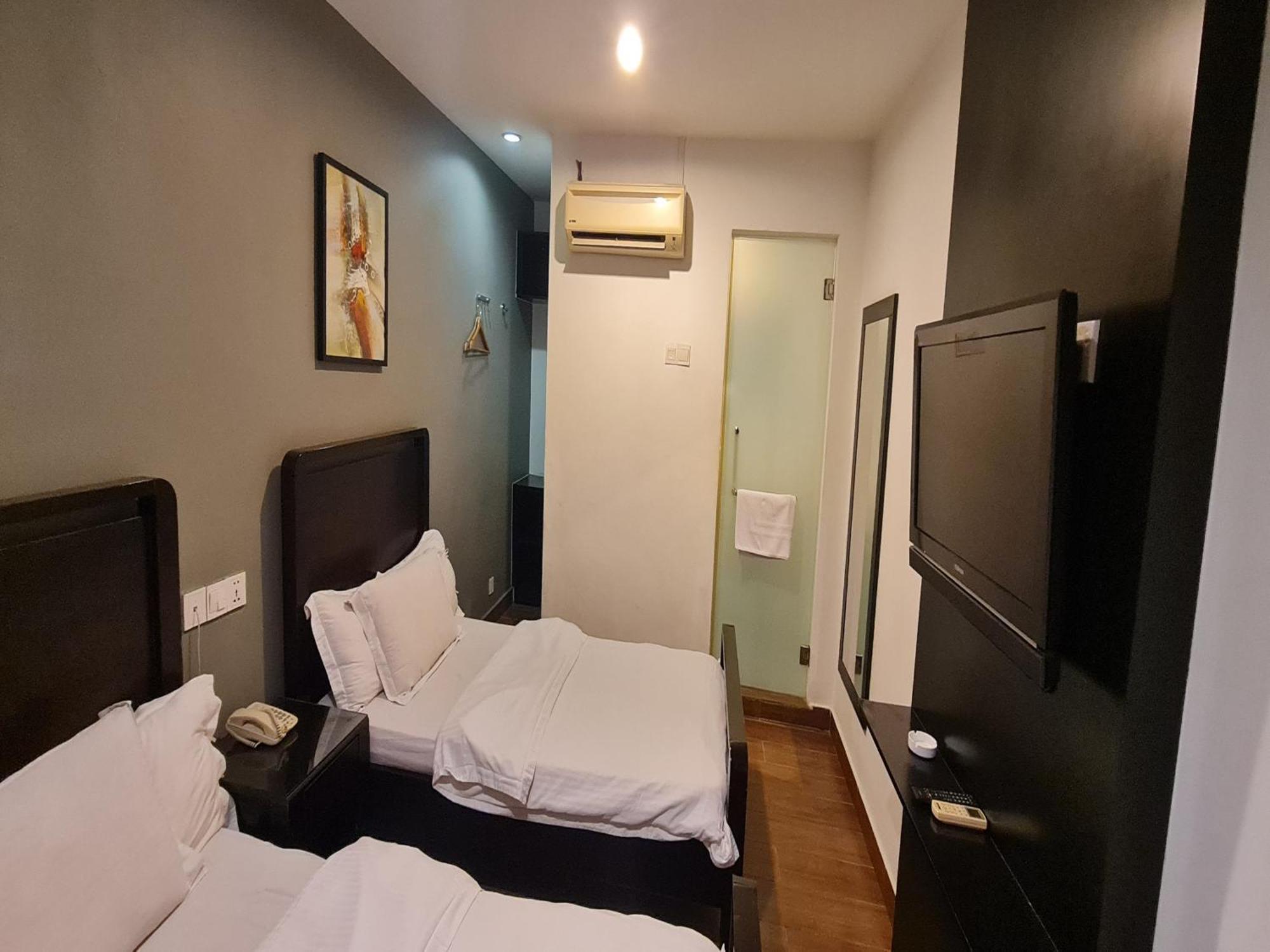 Hotel O Crossroads Hotel Kuala Lumpur Exterior photo