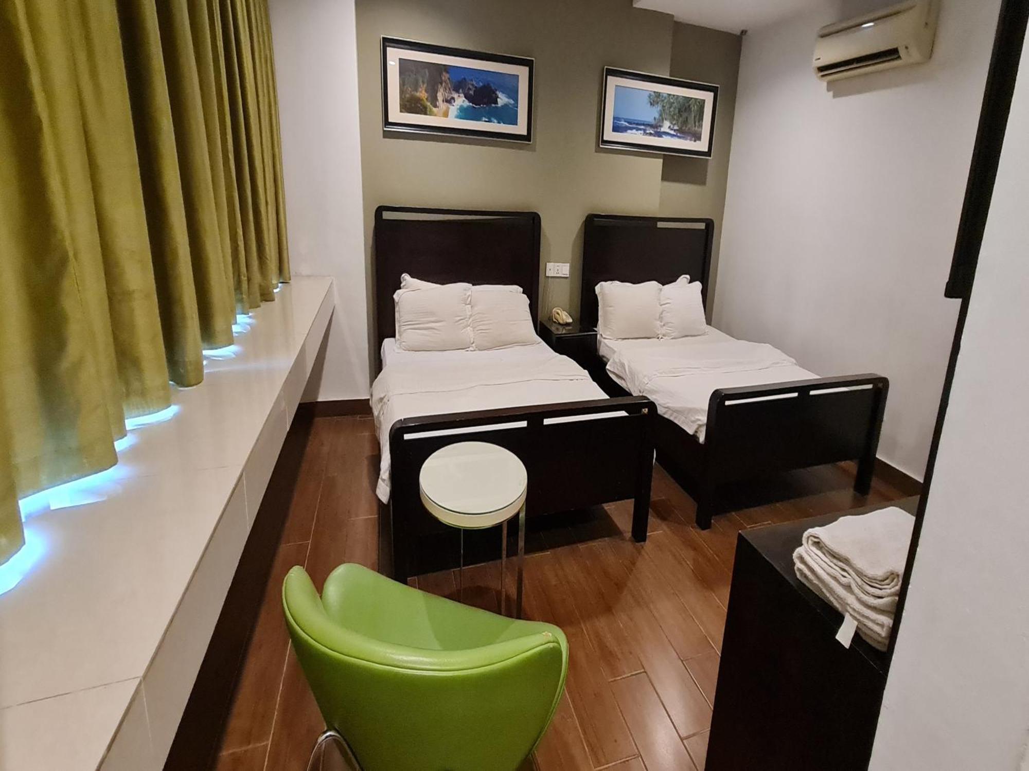 Hotel O Crossroads Hotel Kuala Lumpur Exterior photo