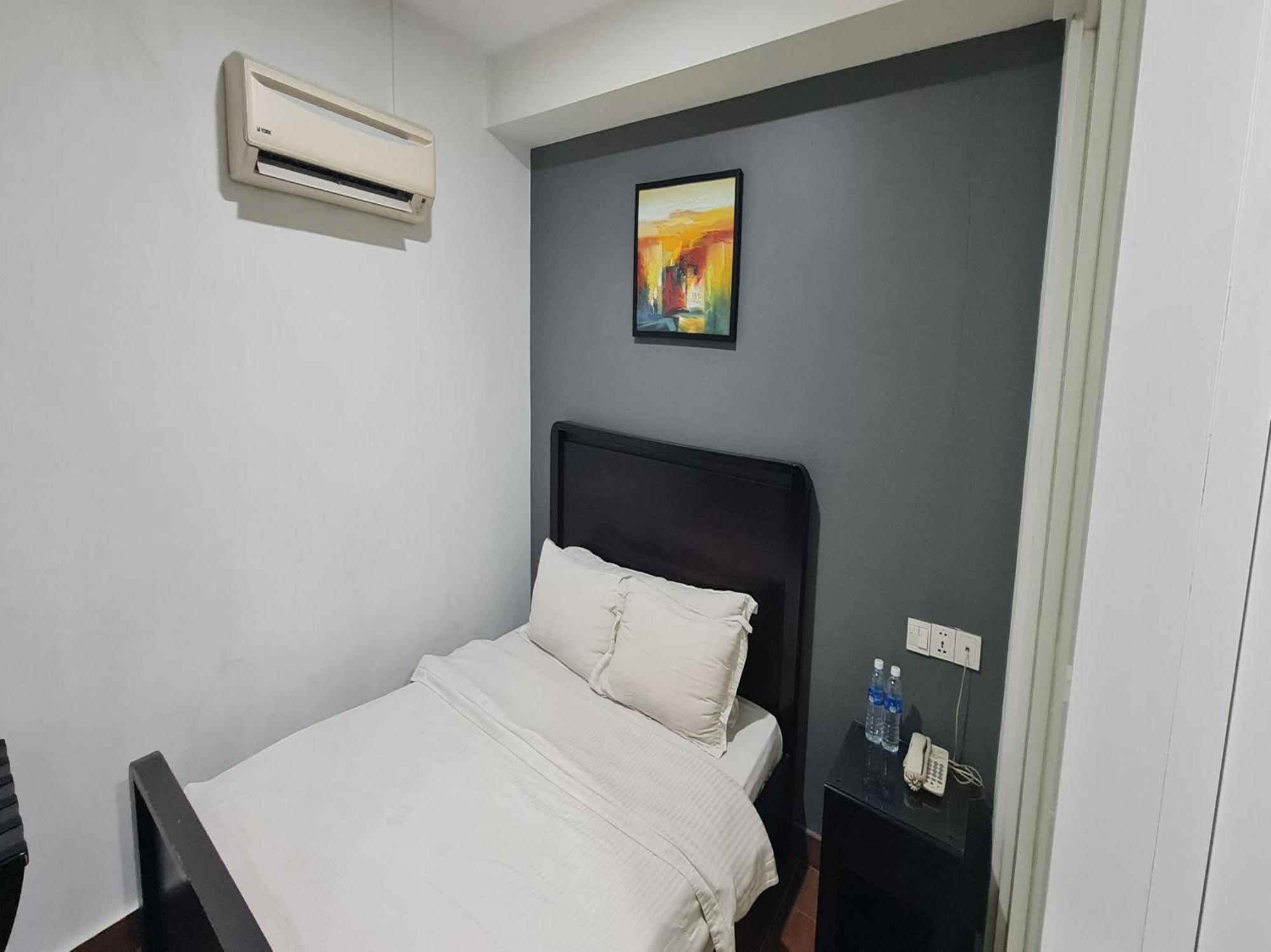 Hotel O Crossroads Hotel Kuala Lumpur Exterior photo