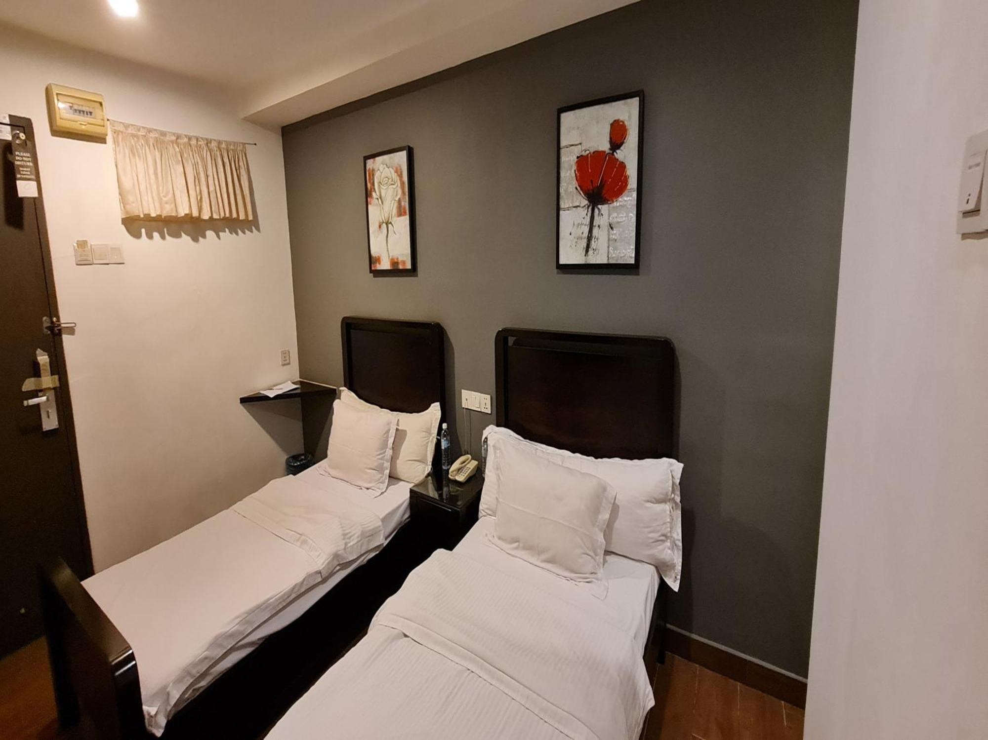 Hotel O Crossroads Hotel Kuala Lumpur Exterior photo